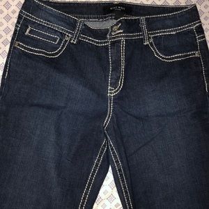 Beautiful Nine West Embroidered Jeans Sz 14